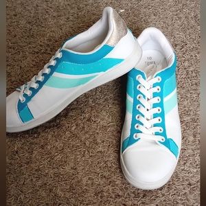 Blue striped tennis shoes